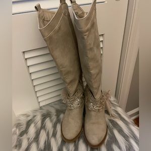 Cowgirl / Cowboy Boots with Side Bow and Bling! Size 8.5